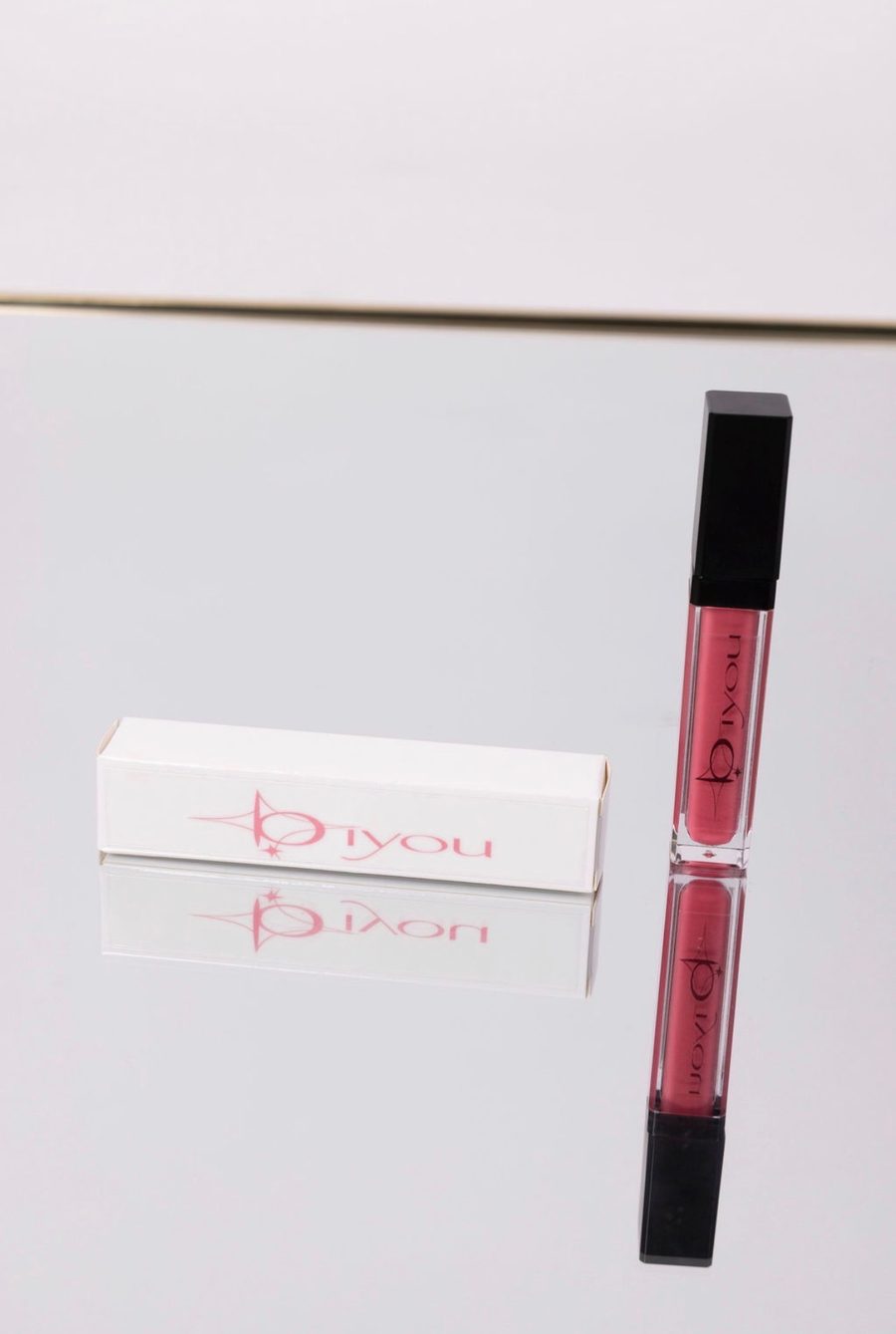 BIYOU lip gloss and box